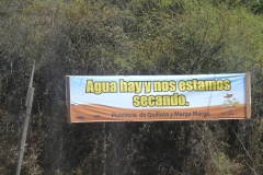 = il y a de l'eau et nous nous sommes en train de nous assécher